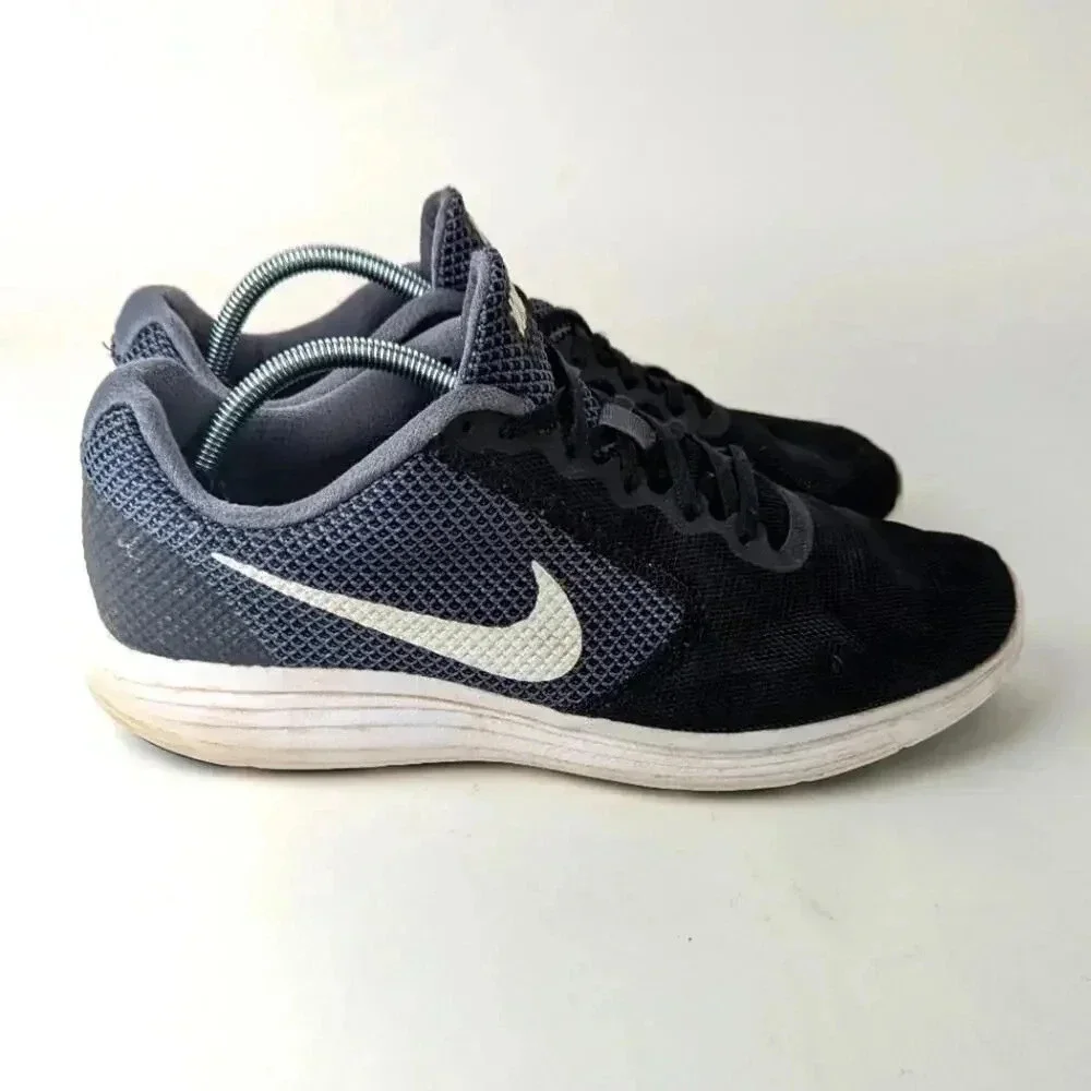 Nike Revolution 3 - 11.5